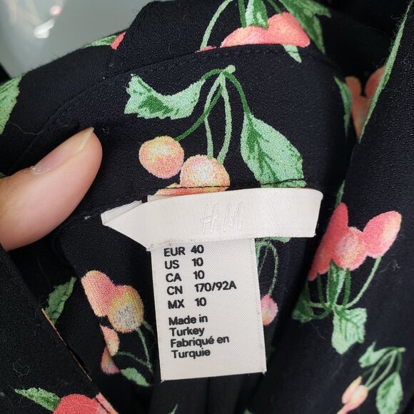 H&M Summer Dress - Picture 2 of 4